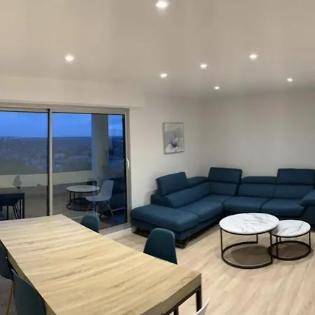 Dans Un Renove, Belle Vue *